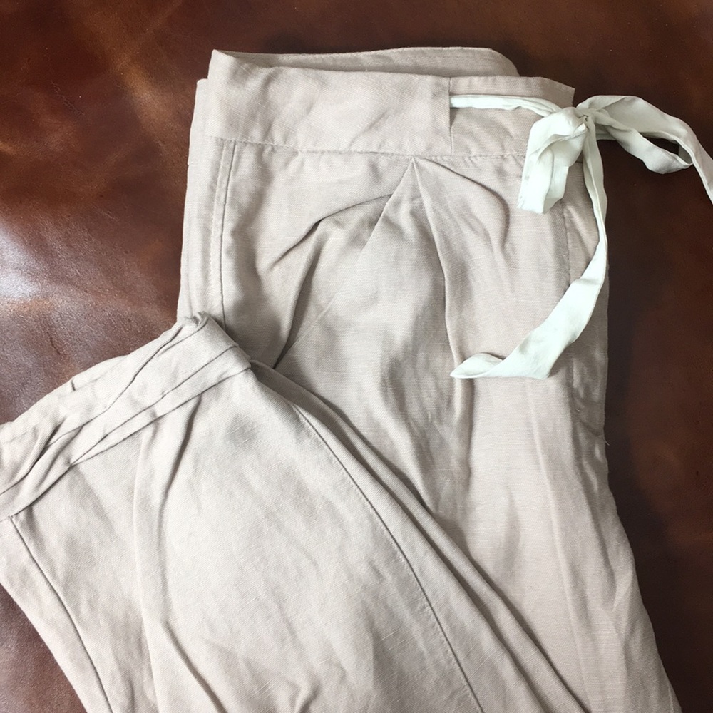 Blush coloured Wilfred capri pant. - Picture 1 of 5